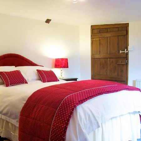 Colston Hall Farmhouse B&B แฟรมลิงงัม ภายนอก รูปภาพ